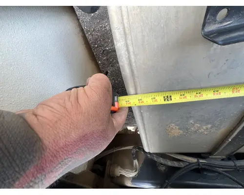 INTERNATIONAL 4400 Fuel Tank