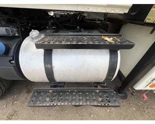 INTERNATIONAL 4400 Fuel Tank