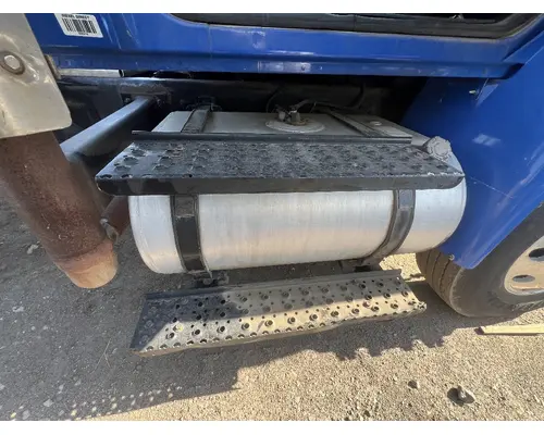INTERNATIONAL 4400 Fuel Tank