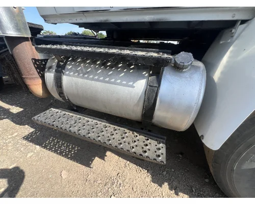 INTERNATIONAL 4400 Fuel Tank