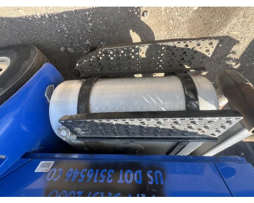 INTERNATIONAL 4400 Fuel Tank