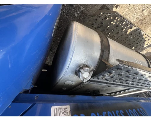 INTERNATIONAL 4400 Fuel Tank