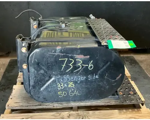 INTERNATIONAL 4400 Fuel Tank