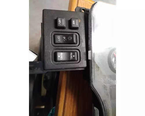 INTERNATIONAL 4400 GAUGE CLUSTER