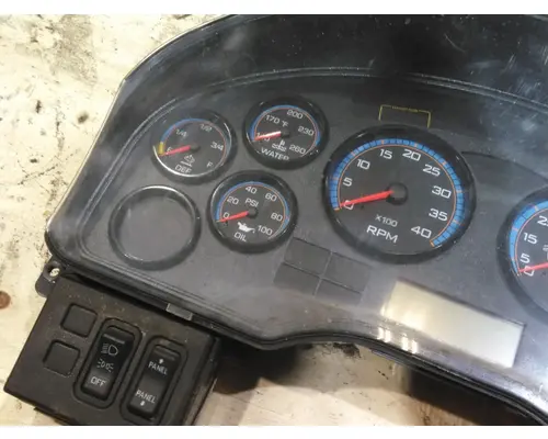 INTERNATIONAL 4400 GAUGE CLUSTER