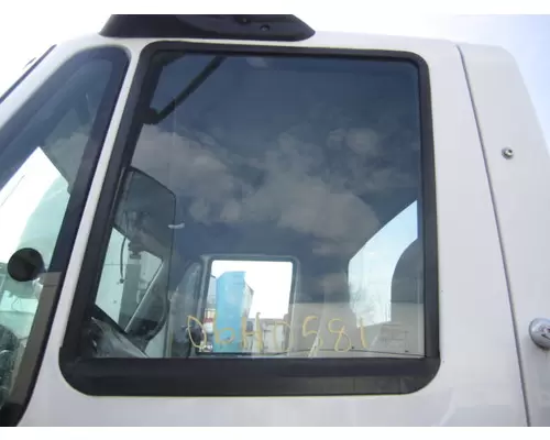 INTERNATIONAL 4400 GLASS, DOOR, FRONT