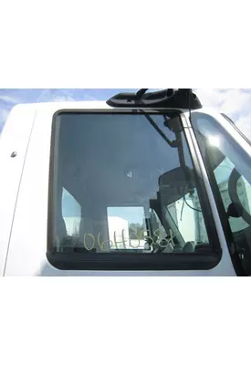 INTERNATIONAL 4400 GLASS, DOOR, FRONT