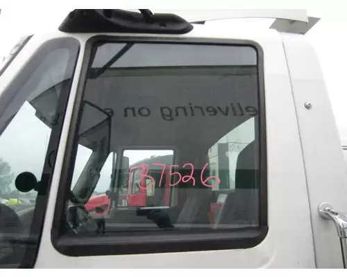 INTERNATIONAL 4400 GLASS, DOOR, FRONT