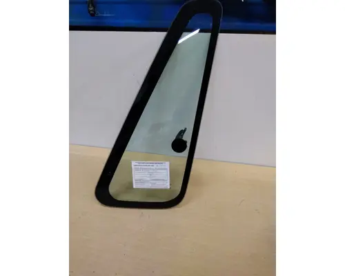 INTERNATIONAL 4400 GLASS, DOOR VENT, FRONT