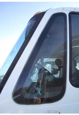 INTERNATIONAL 4400 GLASS, DOOR VENT, FRONT