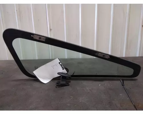 INTERNATIONAL 4400 GLASS, DOOR VENT, FRONT