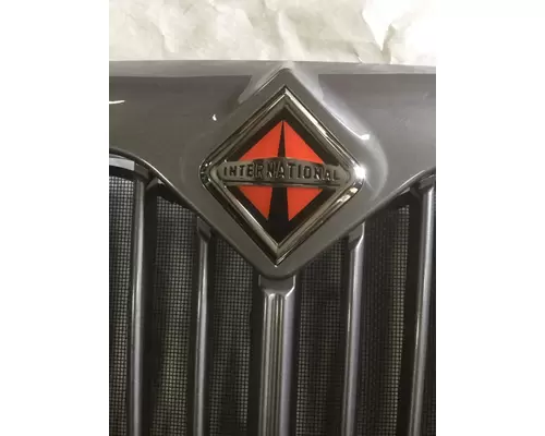 INTERNATIONAL 4400 GRILLE