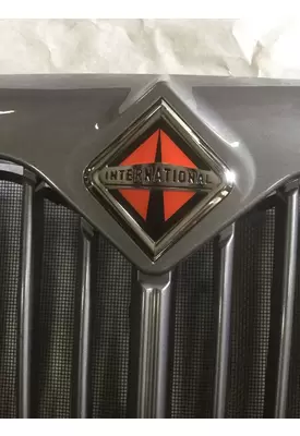 INTERNATIONAL 4400 GRILLE