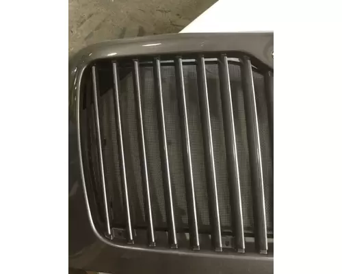 INTERNATIONAL 4400 GRILLE