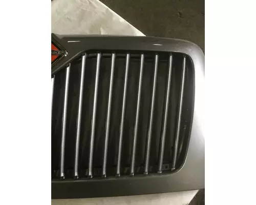 INTERNATIONAL 4400 GRILLE