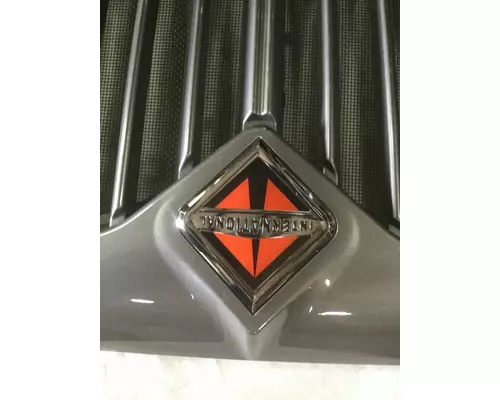 INTERNATIONAL 4400 GRILLE