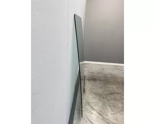 INTERNATIONAL 4400 Glass