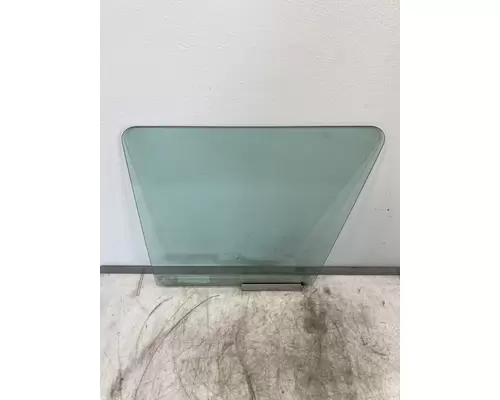 INTERNATIONAL 4400 Glass