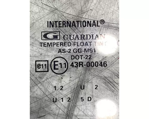 INTERNATIONAL 4400 Glass
