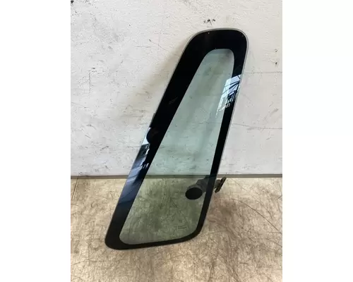 INTERNATIONAL 4400 Glass