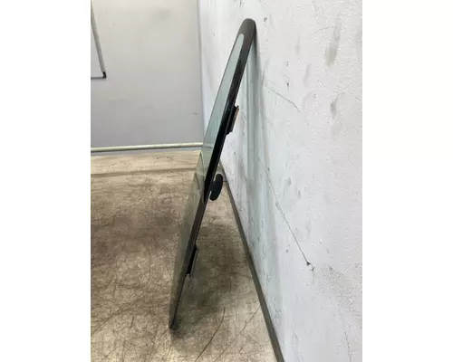 INTERNATIONAL 4400 Glass