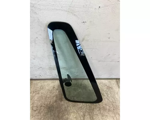 INTERNATIONAL 4400 Glass