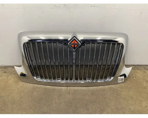 INTERNATIONAL 4400 Grille