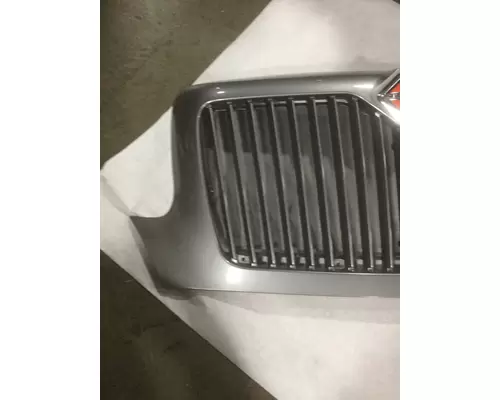 INTERNATIONAL 4400 Grille