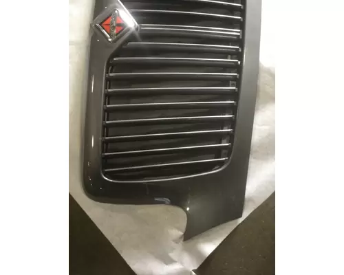 INTERNATIONAL 4400 Grille