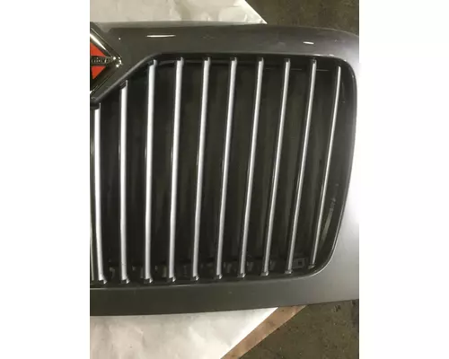 INTERNATIONAL 4400 Grille