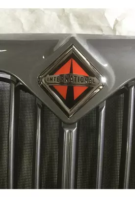 INTERNATIONAL 4400 Grille