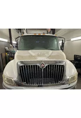 INTERNATIONAL 4400 Grille