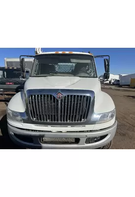 INTERNATIONAL 4400 Grille