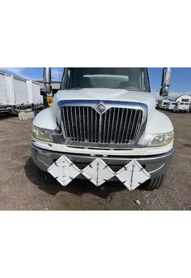 INTERNATIONAL 4400 Grille