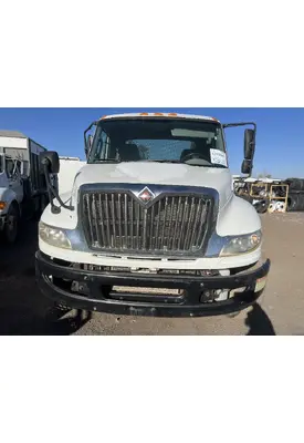 INTERNATIONAL 4400 Grille