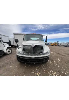 INTERNATIONAL 4400 Grille