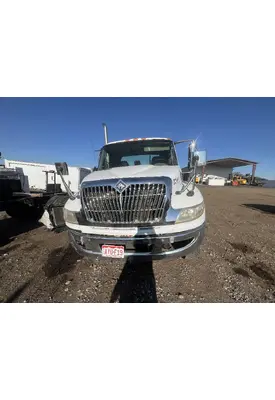 INTERNATIONAL 4400 Grille