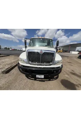 INTERNATIONAL 4400 Grille