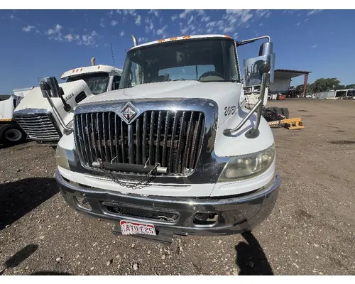 INTERNATIONAL 4400 Grille
