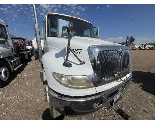 INTERNATIONAL 4400 Grille