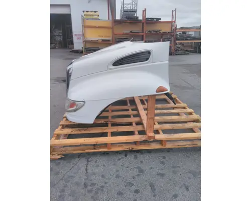 INTERNATIONAL 4400 HOOD