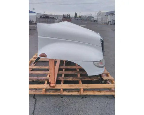 INTERNATIONAL 4400 HOOD