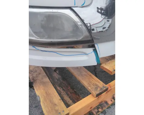 INTERNATIONAL 4400 HOOD