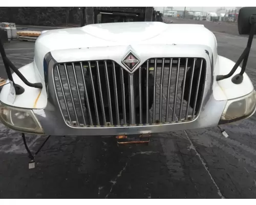 INTERNATIONAL 4400 HOOD