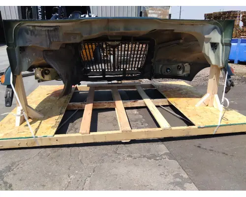 INTERNATIONAL 4400 HOOD