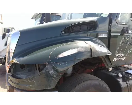 INTERNATIONAL 4400 HOOD