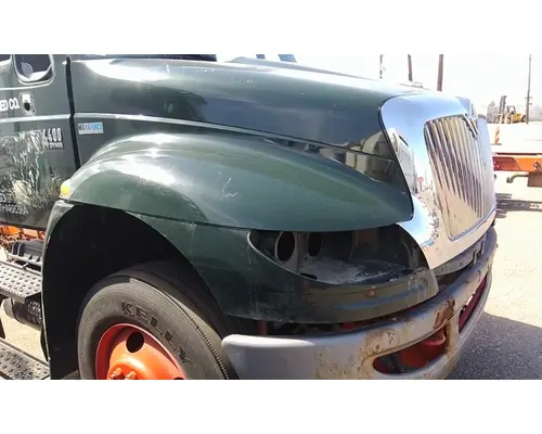 INTERNATIONAL 4400 HOOD