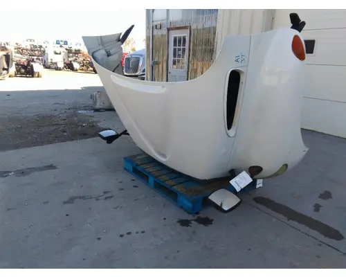 INTERNATIONAL 4400 HOOD