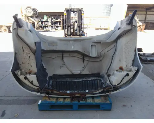 INTERNATIONAL 4400 HOOD