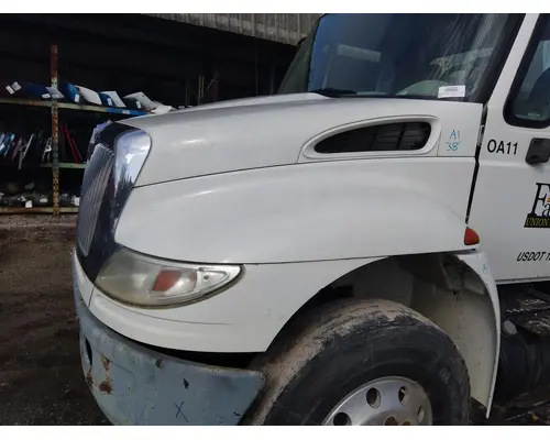 INTERNATIONAL 4400 HOOD